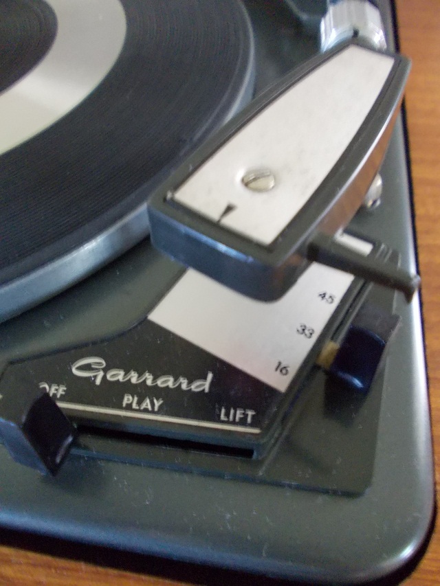 Garard Turntable, Lovely Mahogany Plinth  picture 1